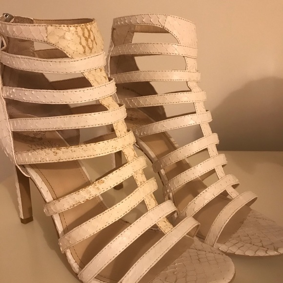 Vince Camuto White Heels - Picture 5 of 7
